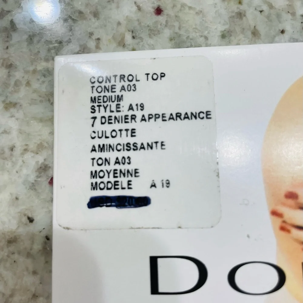 DONNA KARAN NEW YORK NWT THE NUDES ESSENTIAL TONERS MEDIUM NEW A03